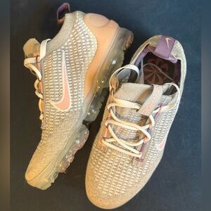 Nike Air VaporMax Flyknit Sneakers- purple gray-4Y